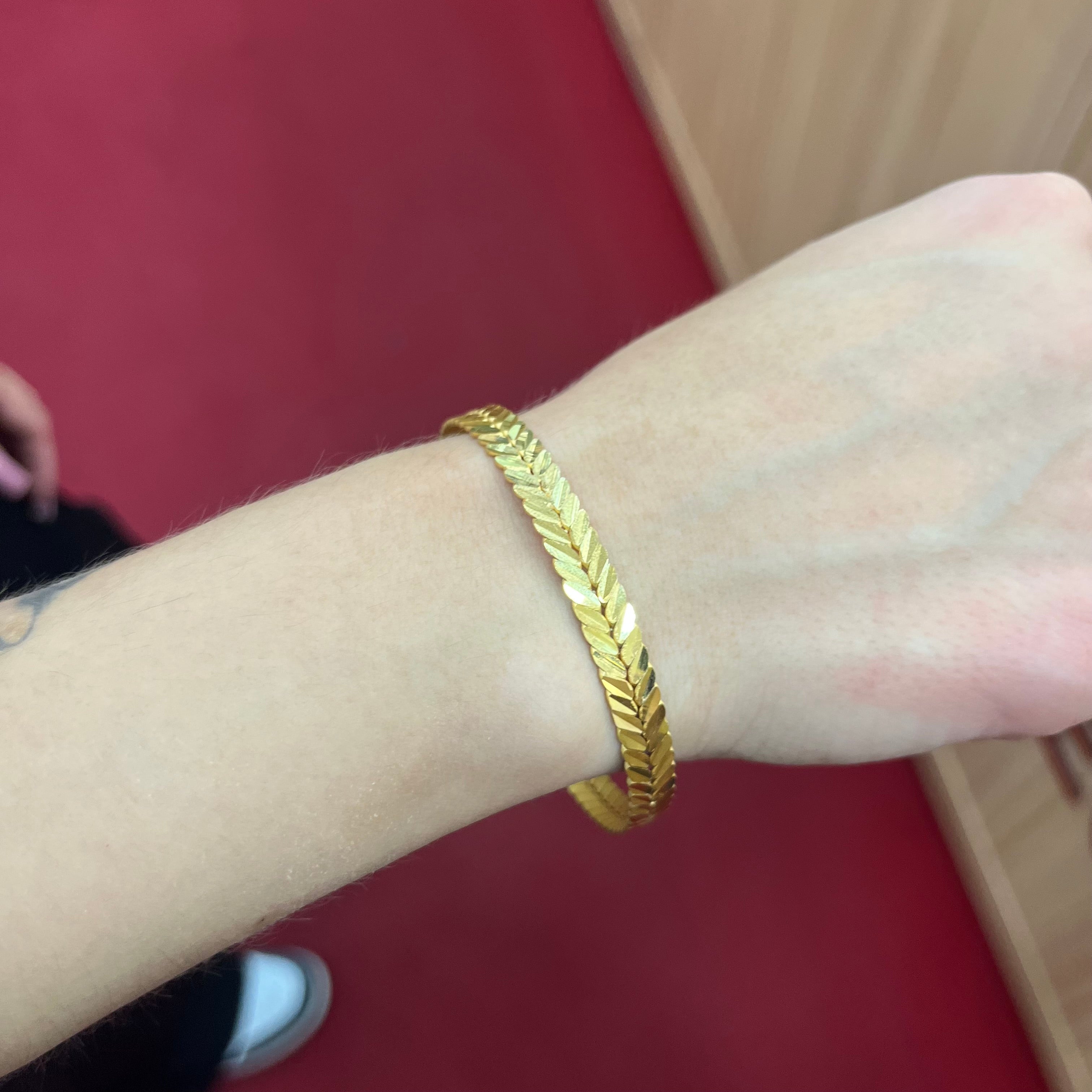 916 Başak Armreif aus 22 Karat Gelbgold mit feinem Ährenmuster