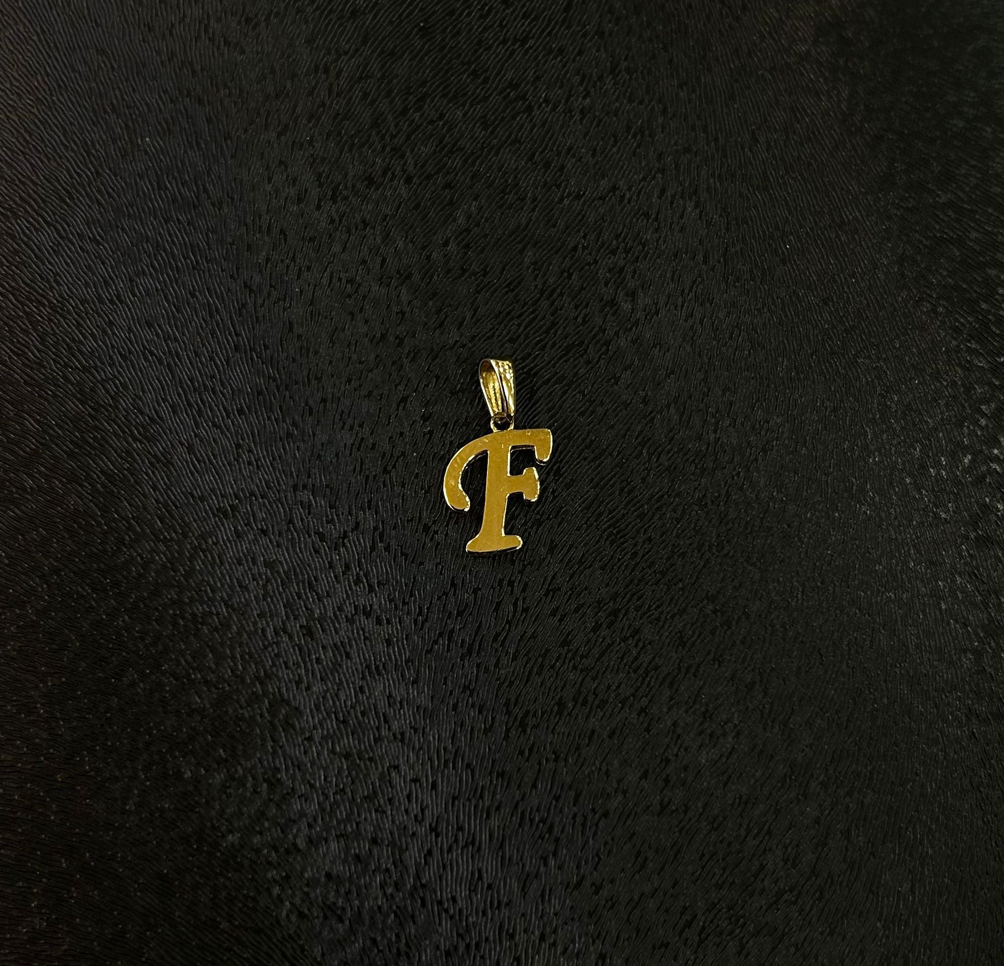 Eleganter Buchstaben Anhänger „F“ aus echtem 585 Gold (14 Karat)