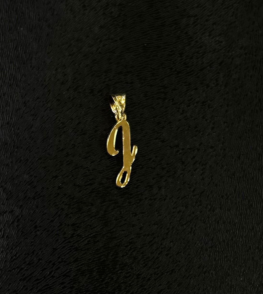 Buchstaben Anhänger J aus 585 Gold im eleganten handschriftlichen Design